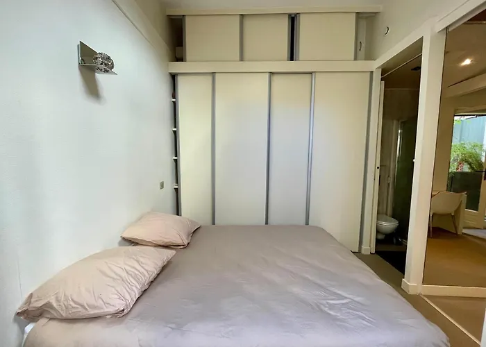 Tour Eiffel 162 Vaugirard Pasteur * Paris